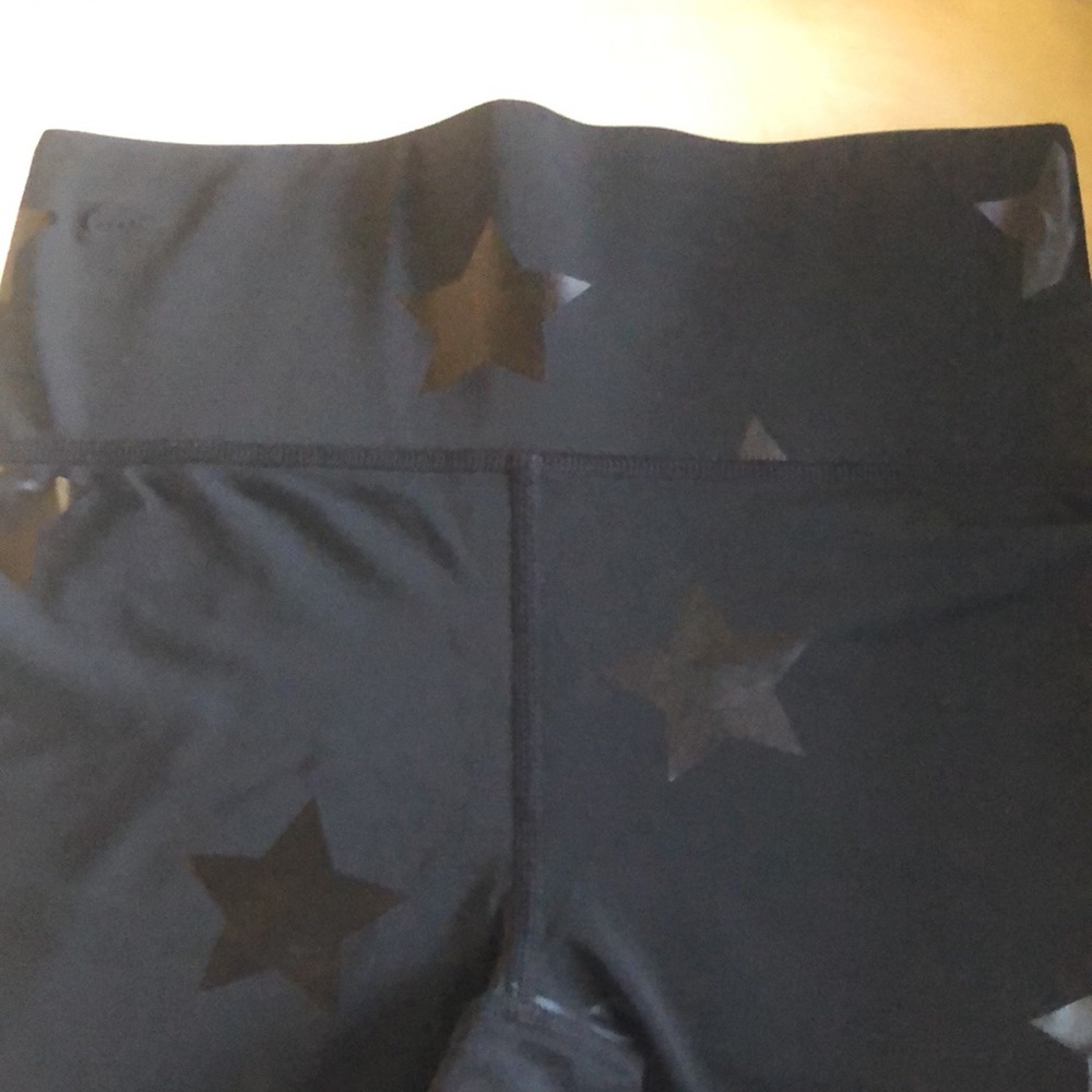 Terez Uplift Black Tonal Star foil Leggings with tall band size Small NWOT - Picture 7 of 9
